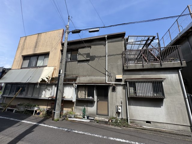 JR沼津駅まで950mで行く事ができ、お出掛けの時にも困りません。