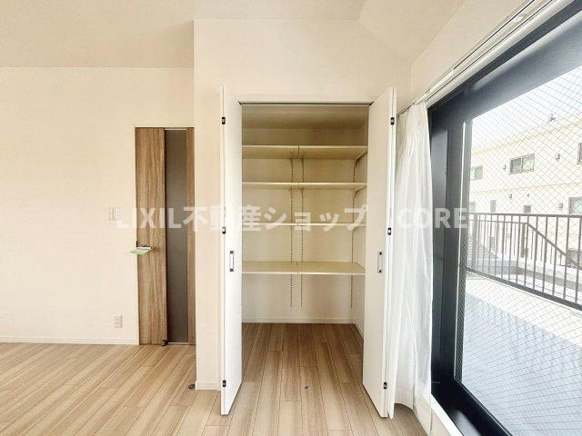 暮らしの心地を大きく左右する収納を適材適所に配置し、使い勝手を考慮しました。