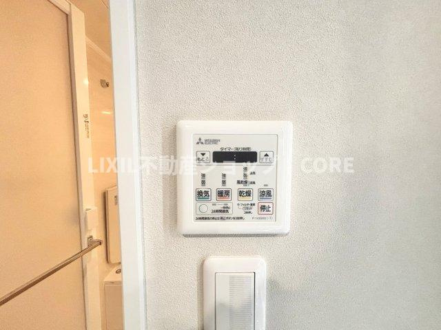 雨の日や湿気の多い梅雨時期など、洗濯物が乾き難い時期に重宝する浴室換気乾燥機。