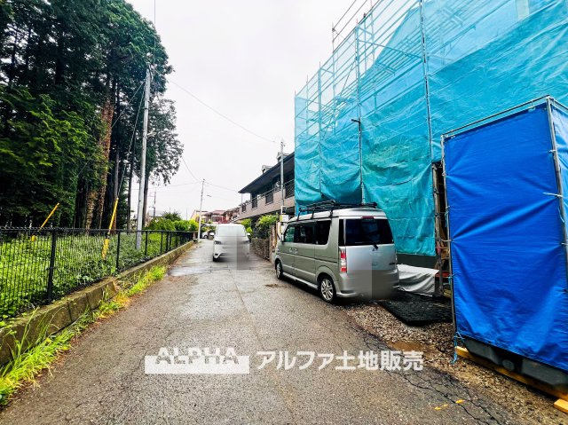 【Living　room】　◆時を忘れる場所◆ここにはみんなが集い、食事と楽しい会話が始まる。話に夢中になりすぎて、ついつい時を忘れ夜半過ぎになってしまう。そんな束の間の幸せを感じさせてくれる場所。