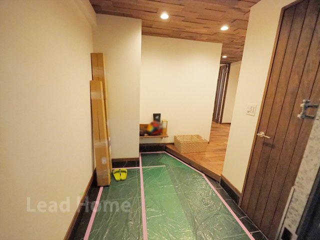 シューズインクローゼット付きの玄関です。