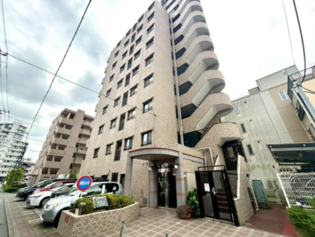 ＲＣ造は、鉄筋とコンクリートを一体化させた構造材を柱や梁などに用いる構造です。耐震性や耐久性にすぐれています。