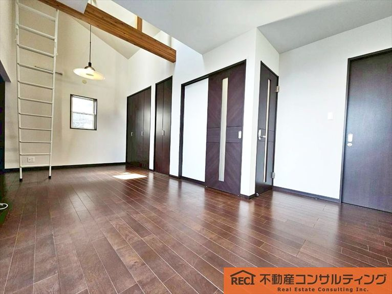 豊富な収納と全室6帖以上で広々と快適に暮らせます！