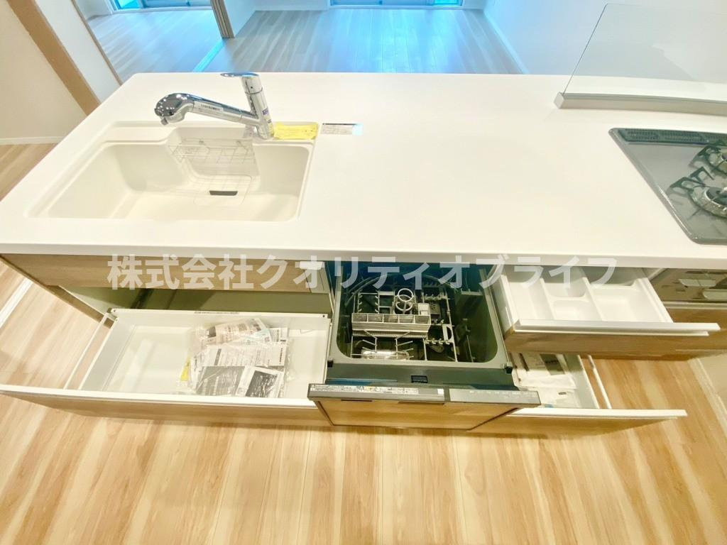 食洗機付き、3口ガスコンロのキッチンは家事のQOLをあげてくれそうです↑