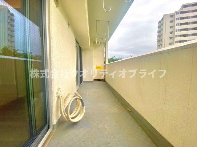 南向き、9.75平米のバルコニー
