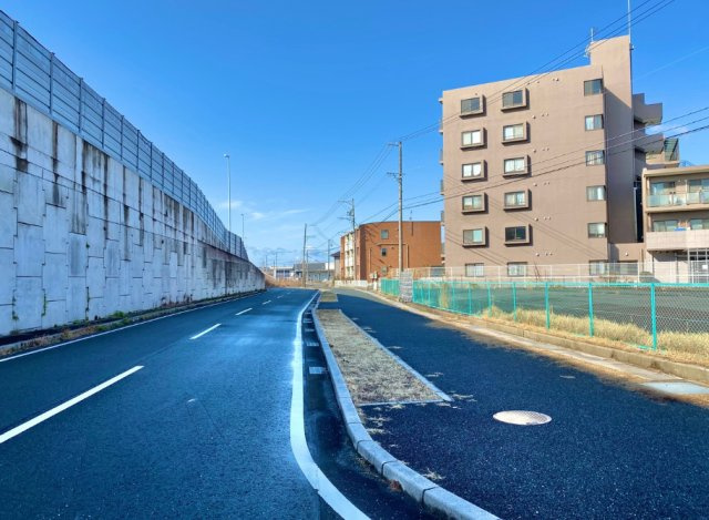 南側の全面道路もほとんど交通量はありません