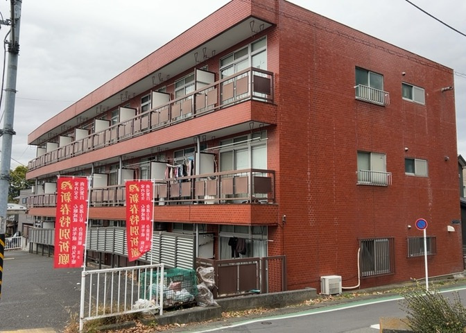 景色重視でお家選ぶをするとスーパーが遠い！学校が遠い！など生活をするうえで利便性で困ることもあります。まず一度現地を見学する際に、周辺の施設などがあるかを確認し、暮らし始めた後のことを想像しましょう。