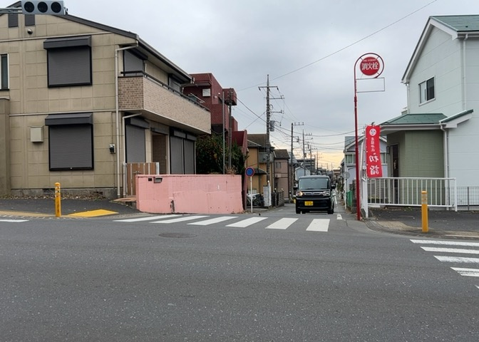 眺望を気にして物件を探す場合、前面に建物が建っていないか現地で確認しましょう！前面に建物があると景色はもちろん、日当たりや風通しにも影響が出てきます。住んだ時のことを想像しながら現地見学をしましょう。