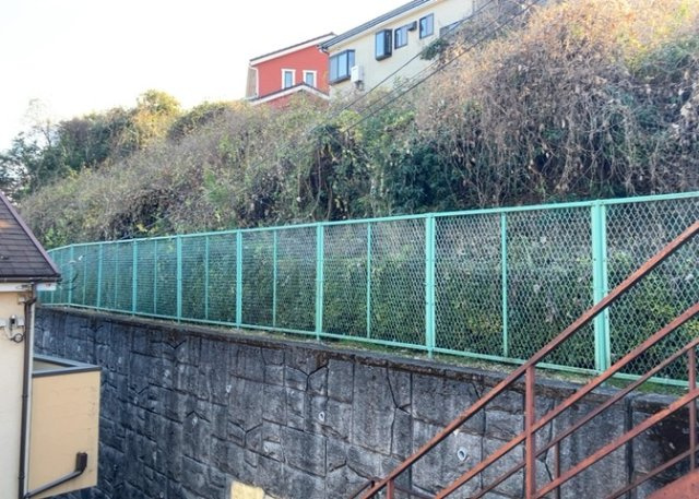 眺望を気にして物件を探す場合、前面に建物が建っていないか現地で確認しましょう！前面に建物があると景色はもちろん、日当たりや風通しにも影響が出てきます。住んだ時のことを想像しながら現地見学をしましょう。
