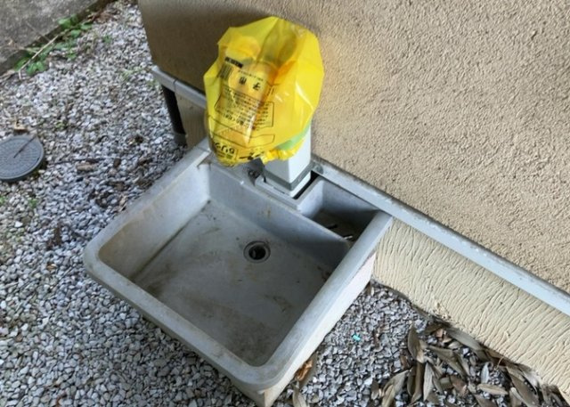 敷地内に散水栓や立水栓があると便利です。水道水を直接利用できるため、水を運ぶ手間を省くことが出来ます。大量の水を必要とする洗車作業や清掃などに役立ちます。その他設備とあわせて、現地でご確認ください。