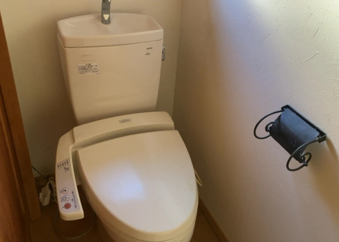 トイレは大きさや形、機能、抗菌性などが異なる多種多彩なタイプが各メーカーから出ています。それぞれに良さがあるため、事前にどういったタイプのトイレがいいのかをご家庭内で決めて、内見に行くといいでしょう。