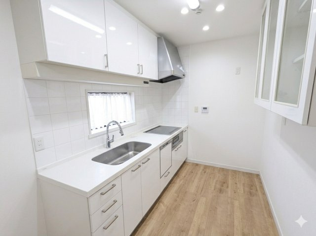 別途リフォームプランございます。※この画像はAIによって生成された「完成予想図（イメージ）」です。