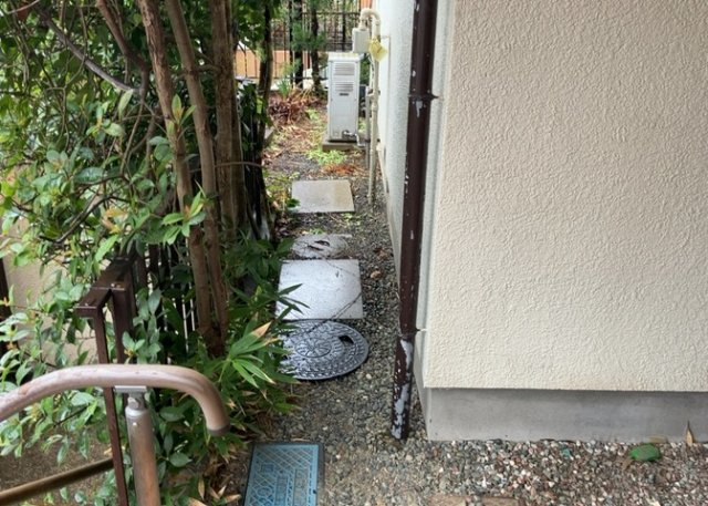 敷地内に散水栓や立水栓があると便利です。水道水を直接利用できるため、水を運ぶ手間を省くことが出来ます。大量の水を必要とする洗車作業や清掃などに役立ちます。その他設備とあわせて、現地でご確認ください。