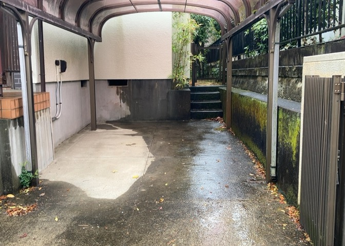 駐車場と明記されていても、最小スペースでつくられた駐車場だと大型車は駐車できなかったり、出入りしにくくなったりする可能性があります。お車のサイズと購入したい物件の駐車場のサイズを現地で確認しましょう。