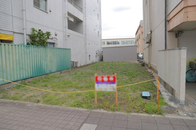 物件の詳細については、現地を見てわかること以外に、役所や法務局などで調べないとわからないことがあります。そのため、現地に行く場合は、もしこの物件を買ったらどのような生活ができるかをイメージしましょう。