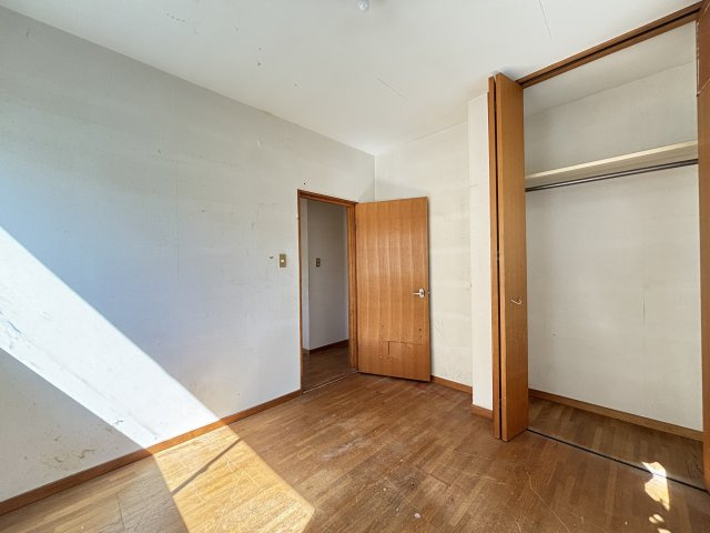 階段上ってすぐのお部屋です