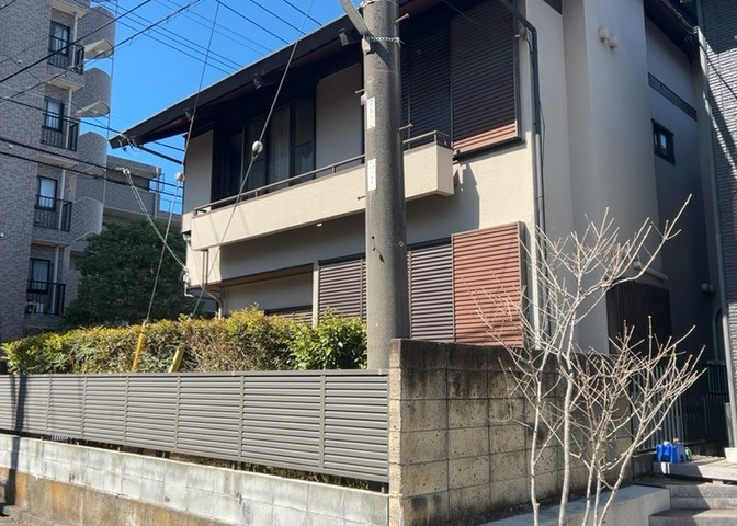 人が暮らすうえで日光は大切な要素となります。日当たりの良さは譲れないポイントですね。併せて近くに大きな建築物の建築予定がないか、あるいはそれが可能な土地が近くにないか事前に確認することもお勧めします。