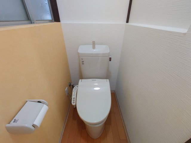 平成30年7月フル改装　＊キッチン新調♪　＊浴室新調♪　＊洗面台新調♪　＊トイレ新調♪　＊給湯器新設♪　＊ＬＤＫフローリング張替え♪　＊建具新調♪　＊洋室ＣＦ張替え♪　室内（2025年7月）撮影