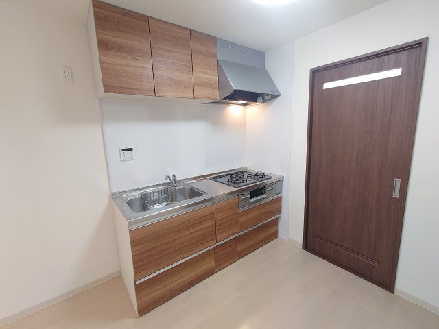 平成30年7月フル改装　＊キッチン新調♪　＊浴室新調♪　＊洗面台新調♪　＊トイレ新調♪　＊給湯器新設♪　＊ＬＤＫフローリング張替え♪　＊建具新調♪　＊洋室ＣＦ張替え♪　室内（2025年7月）撮影