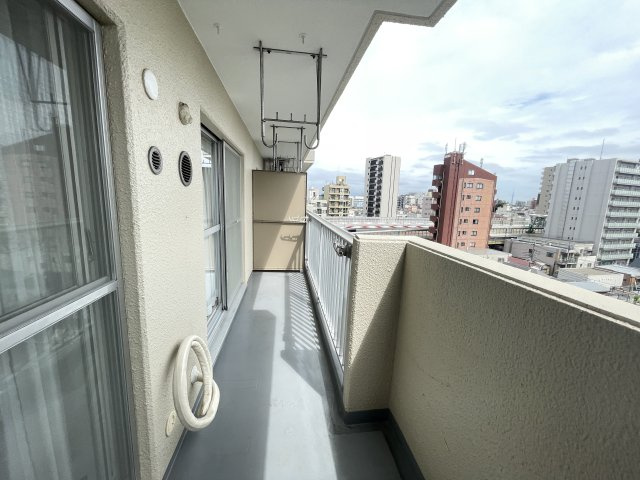 前面棟無しで南向きのバルコニーは、陽当たり・通風・眺望良好です。　