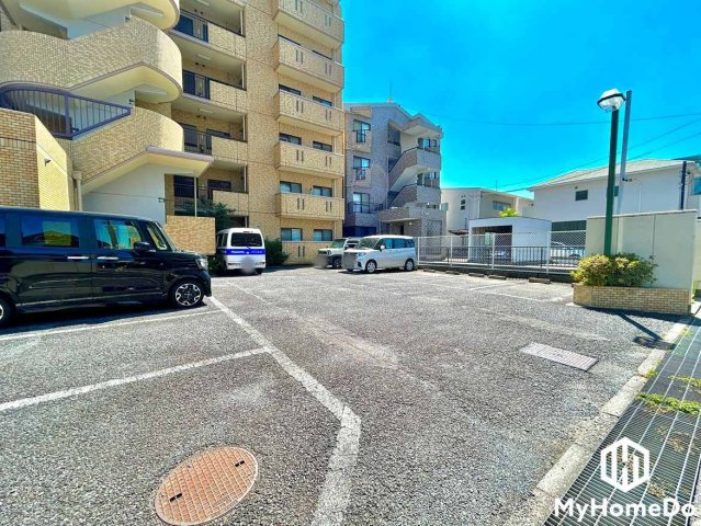 駐車場あり。空き状況につきましてはお気軽に弊社までお問い合わせください。