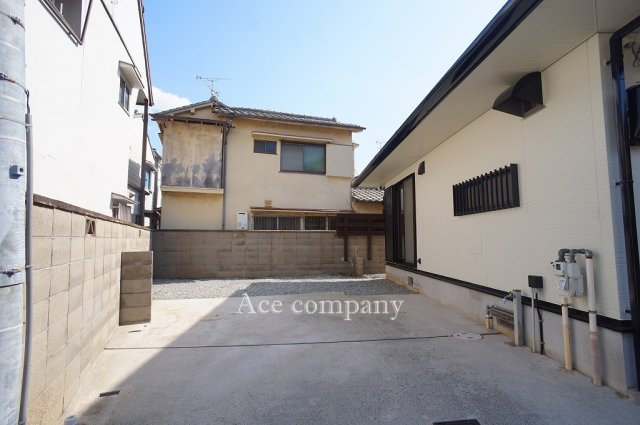 駐車場舗装済み☆複数台駐車可能です！