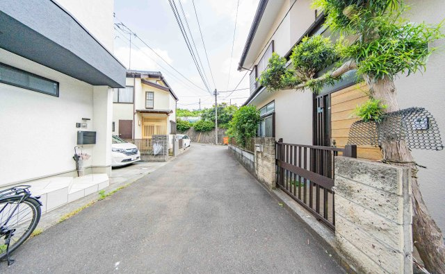 前面道路含む現況外観