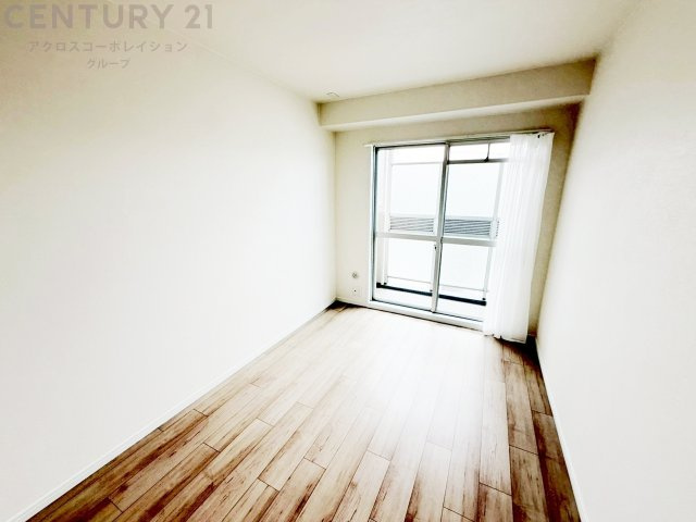 日照が豊富で明るく、自然光を取り入れることができる。温暖な気候を活かし、冬季の暖房負荷を軽減。植物の育成や乾燥衣類の自然乾燥に適しています。眺望が良く、開放感があります。　