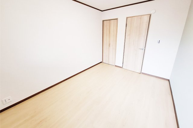 洋室2：約6帖のお部屋です。趣味部屋や子供部屋など、家族構成に合わせてお使いいただけます。