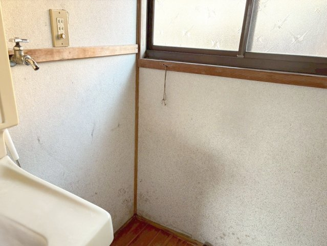 窓付きで、脱衣所にこもりがちな湿気を換気できます！