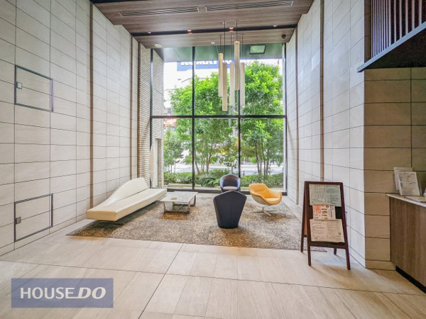 【プレミスト小山ステーションレジデンスのロビー】