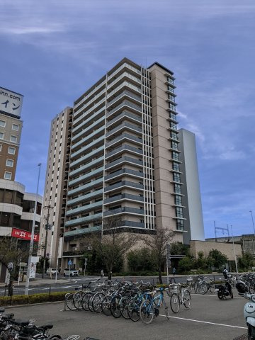 【プレミスト小山ステーションレジデンスの外観】