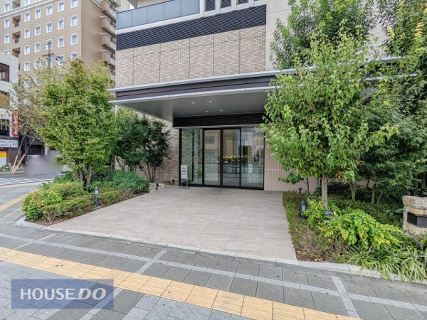 【プレミスト小山ステーションレジデンスのエントランス】