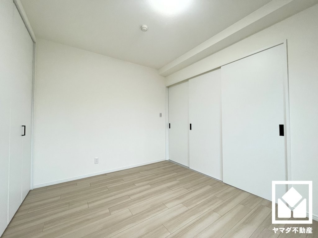 リビングに隣接する引き戸のお部屋で、一体利用も可能です。