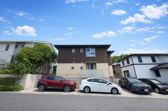 外観もきれいです　※写真の内容と現況が異なる場合は現況を優先します。