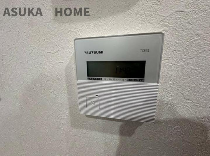 床暖房設備がございますので、足元から暖かく、また、空気を綺麗に保てますね。