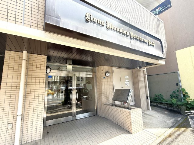 マンションエントランス