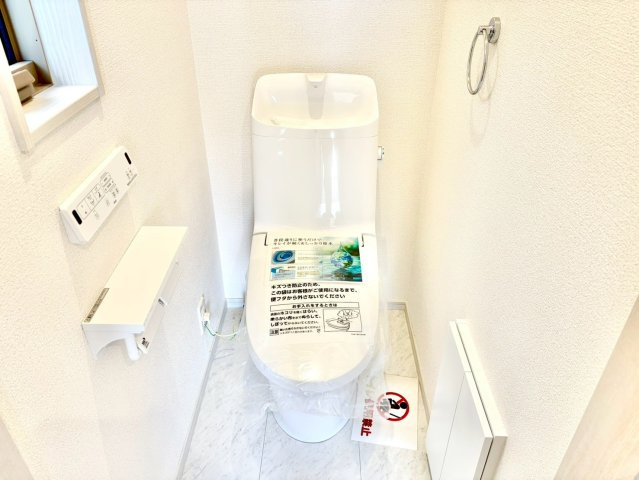 トイレは2階にもあります☆