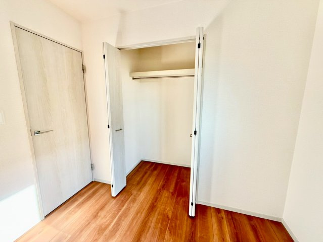 2階の洋室の収納☆