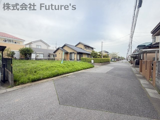前面道路含む現地写真です。