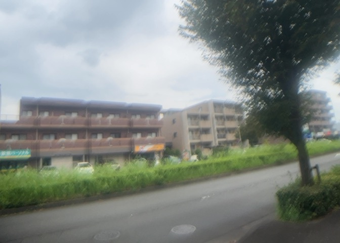 景色重視でお家選ぶをするとスーパーが遠い！学校が遠い！など生活をするうえで利便性で困ることもあります。まず一度現地を見学する際に、周辺の施設などがあるかを確認し、暮らし始めた後のことを想像しましょう。