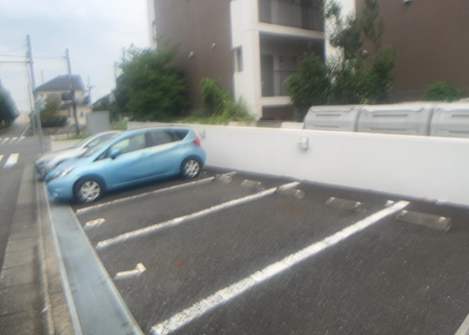 マンションの駐輪場は、事前に空きがあるか確認を取ると安心です。せっかく入居したのに駐輪スペースがない！なんてことになったら大変ですよね。そこで、内見時や購入前にはまず事前に確認しておくと良いでしょう。