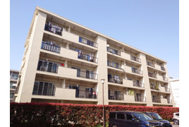 富岡シーサイドコーポL棟の外観