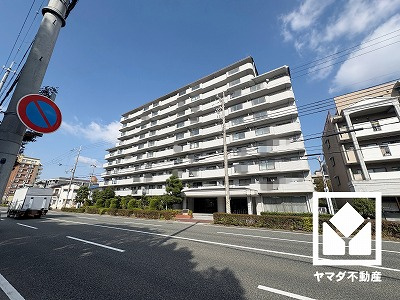 玄関にはシューズボックスを完備。家族の靴もしっかり収納できるので、玄関がいつも片付き、気持ちよくお客様を迎えられます。