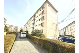 新原町田グリーンハイツD7棟の外観