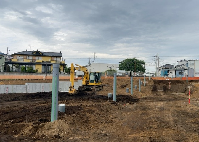 土地を買う際、住む地域の自治体や福祉の補助制度にも注目してみましょう。子供や老人の医療補助やゴミ出しのルールなど、自治体によってルールに大きな違いがあるため、暮らしやすい土地で判断するとよいでしょう。