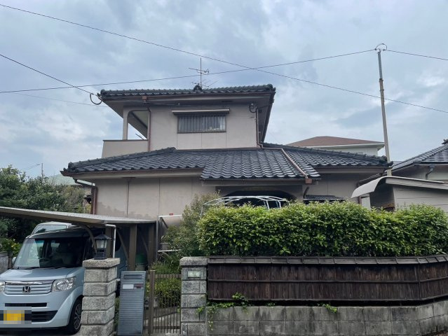 瓦葺になります。