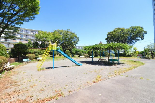 お子様がのびのび遊べるプレイロット