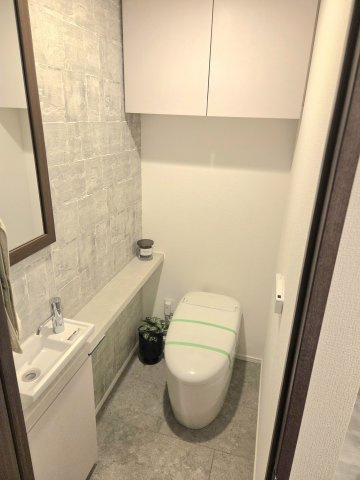 タンクレストイレです。