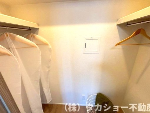 ウォークインクローゼットが御座います。